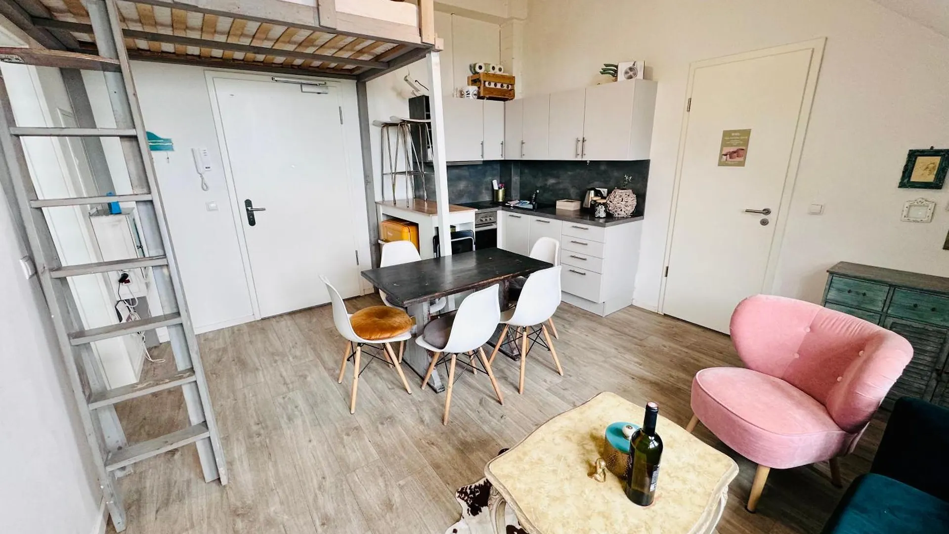 Golden Loft Berlin Apartment