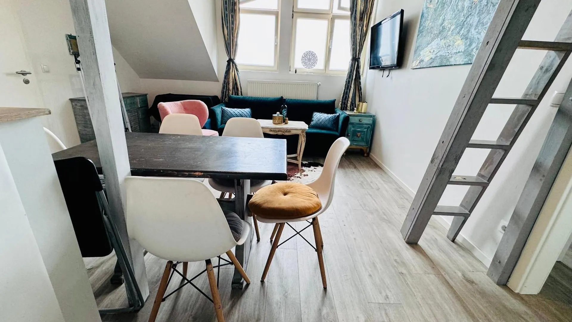 Golden Loft Berlin Apartment